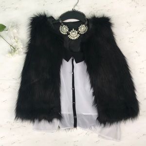 🆕Bundle & Save! Fur Vest (M) and Sheer Tank (L)